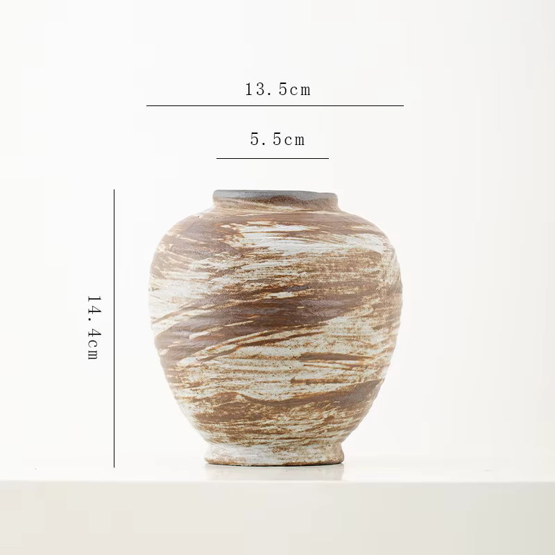 Ceramic vase with dimensions on a white background