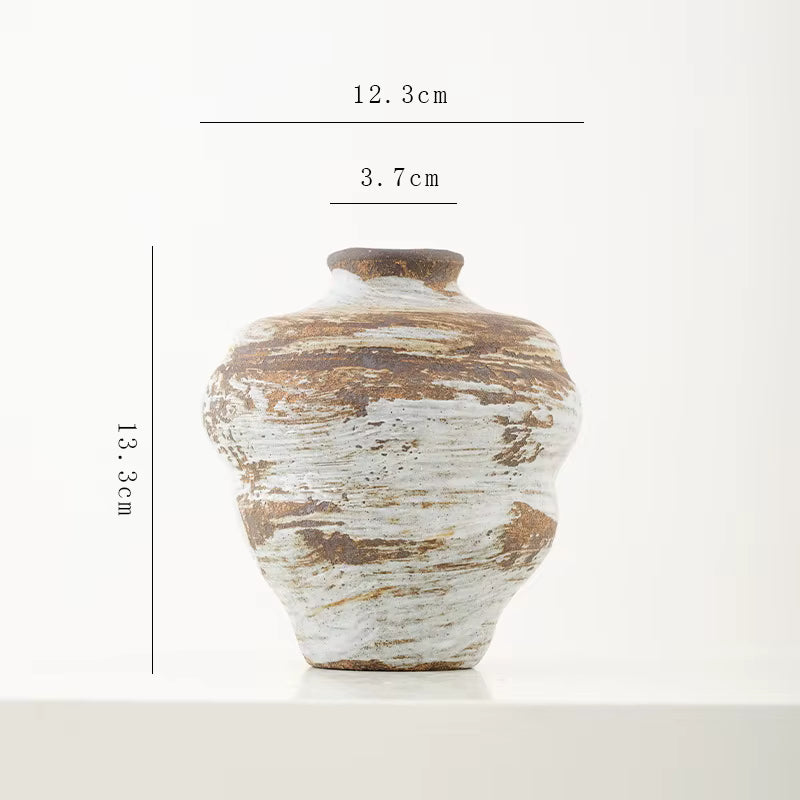 Ceramic vase with dimensions on a white background