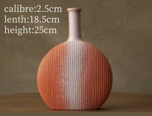 Vase with dimensions displayed on a neutral background