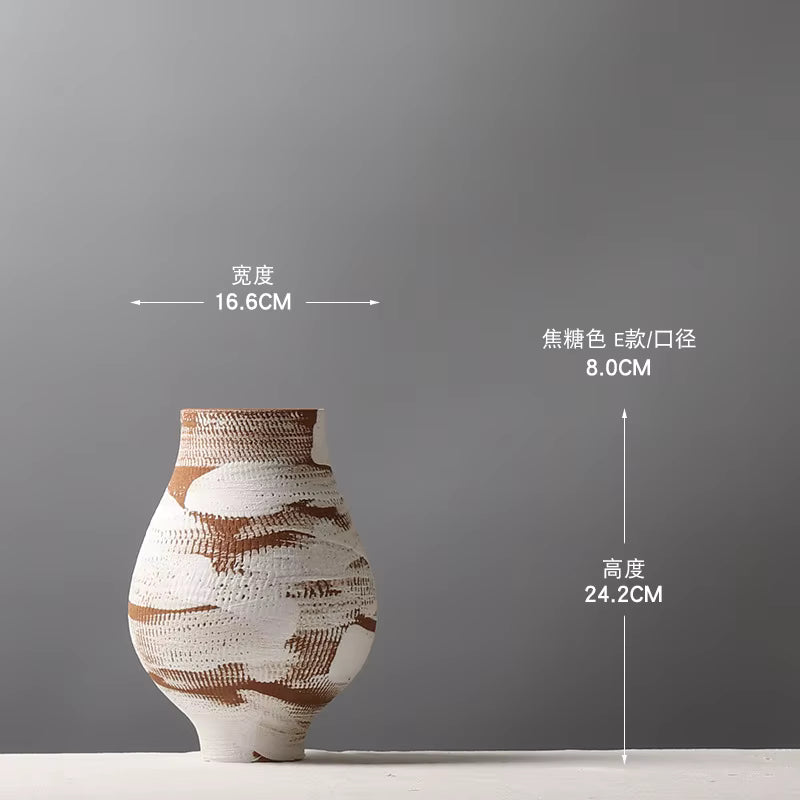 Ceramic vase with dimensions labeled on a gray background