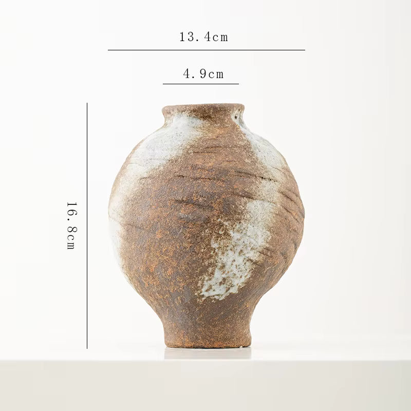 Ceramic vase with dimensions on a white background
