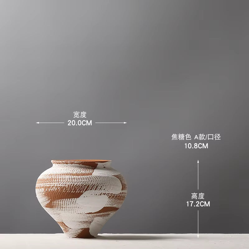 Ceramic vase with dimensions labeled on a gray background